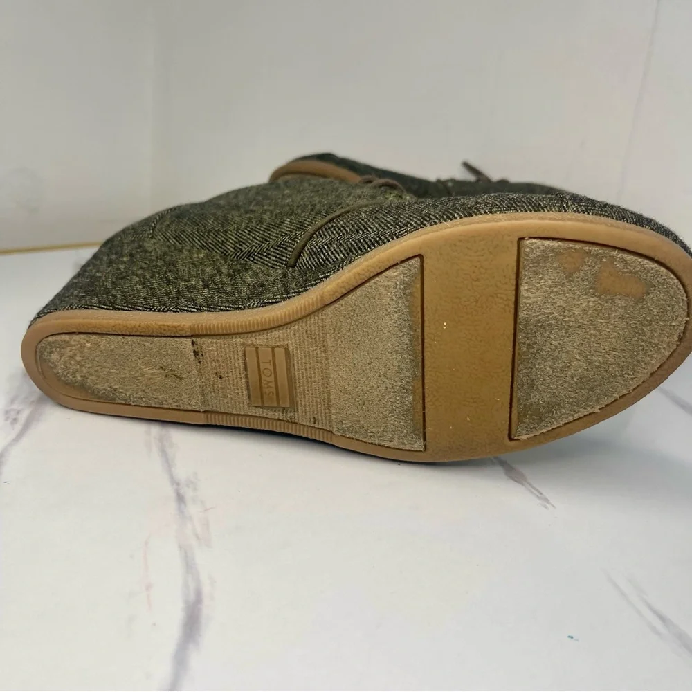 TOMS Booties Size 8 Women's Desert Wedge Lace Up In Olive Herringbone